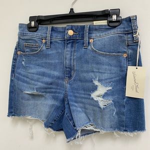Universal Threads cut off Jean shorts size 6